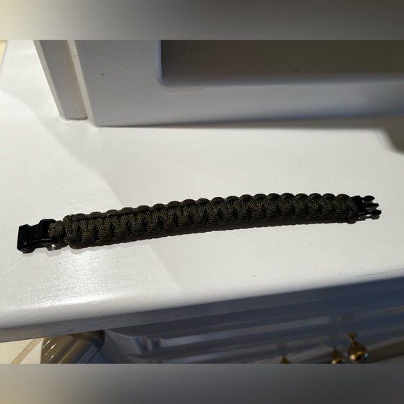 Olive Green Tactical Paracord Bracelet - Picture 7 of 7